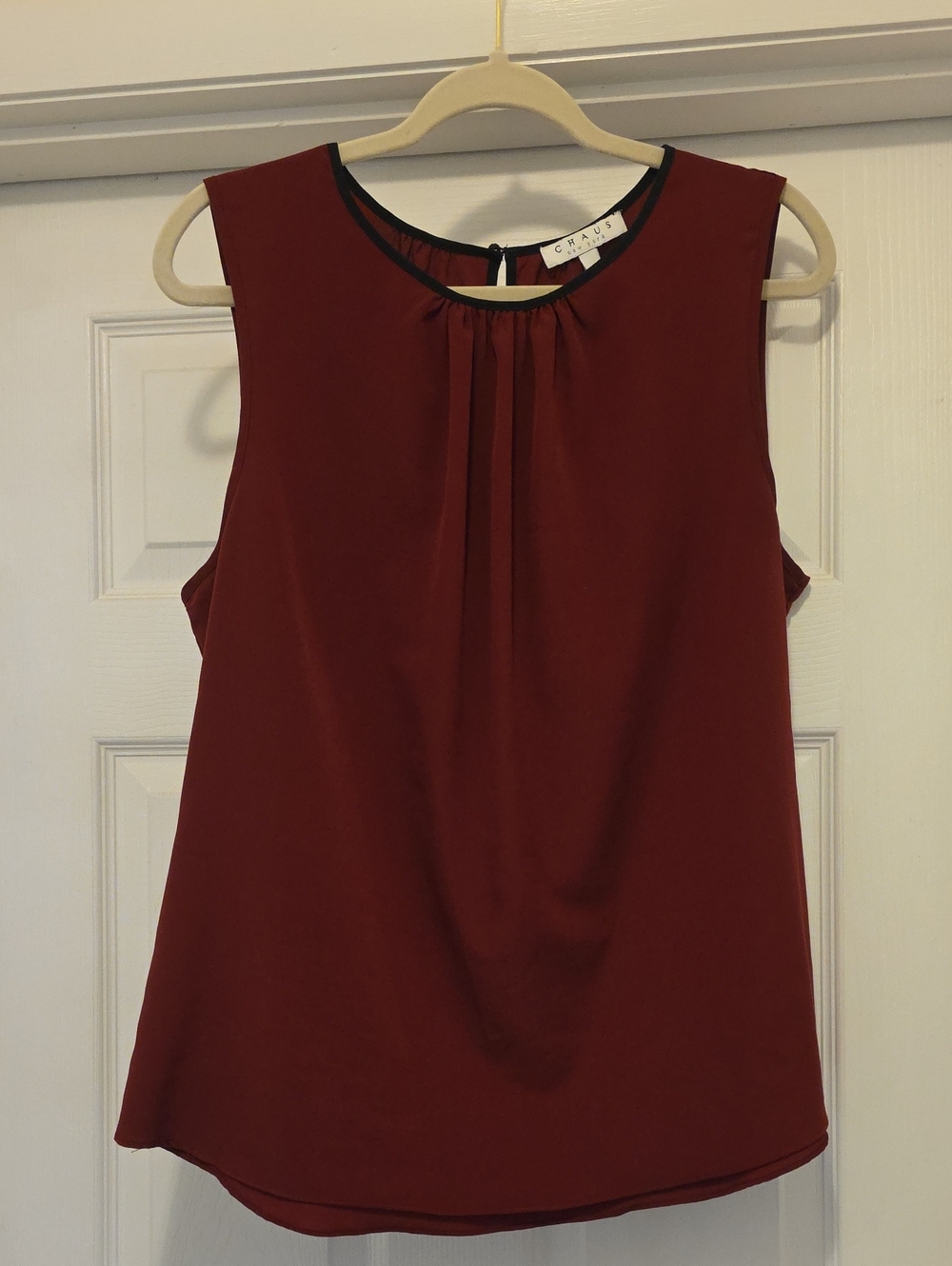CHAUS New York Burgundy Sleeveless Blouse Black Trim Shell Top Size L